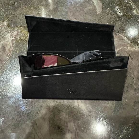 👓DIOR- Black Line Oversize Sunglasses👓 - Picture 16 of 17